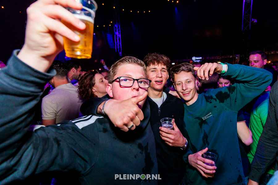 Publiek Bewerkt    (69)